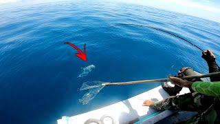 Satu Perahu Heboh Saat Angler Ini Fight Dengan Ikan Sak Bantal