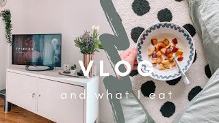 VLOG | FEELING SAD & FOOD | EMILY ROSE