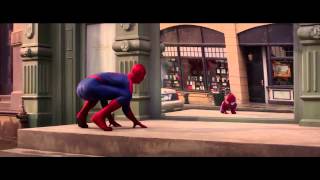 The Amazing Spiderman vs. Mini Spiderman