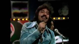 Tony Orlando and Dawn  "Ata una cinta amarilla al viejo roble" 1973