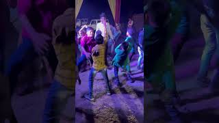 Two small boy dancing on Dj #bihar #utterpradesh #dance #bhojpuri #enjoyment #smallboyfunnyvideo