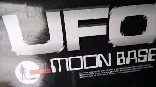 UFO Moon Base Model Kit unboxing.