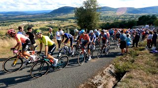 Paso de La Vuelta 2024 etapa 20 por las durísimas rampas del Picón Blanco (Burgos)