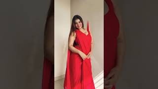 Low Waist Saree Fashion show Saree Back Pose #saree #shortvideo #backlesssaree #youtubeshorts