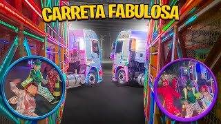 DANCEI NA CARRETA FABULOSA COM OS PERSONAGENS ( FOFÃO, MÁSCARA E HOMEM ARANHA)