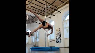 Bunny the Artist pole dance jump to Janeiro workout video bunnytheartist rúdtánc Budapest