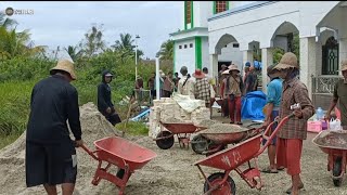 Guyub Rukun Warga Desa Transmigrasi Tanggul Rejo Gotong Royong Pengecoran Pondasi Masjid Nurul Iman