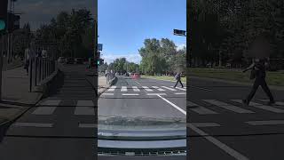 I opet pješak na crveno. / And again a pedestrian at a red light. #dashcamcroatia #dashcam