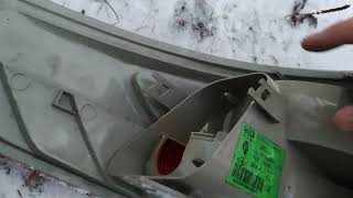 Замена лампы в заднем фонаре (How to change rear light bulbs) Renault fluence