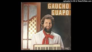 gaucho guapo muito tarde