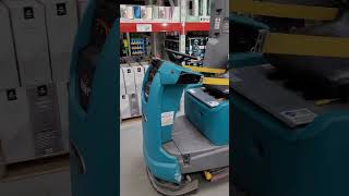 Robot in Sam's Club #samsclub #robot #hightech #cool #automation