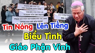 🔴Giáo dân kéo đến Tòa Giám Mục Giáo Phận Vinh lúc này