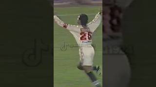 Así fue el regreso de Chemo Del Solar a Universitario en el año 1999 ⚽️🏟️