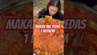 MUKBANG MIE PEDAS 1 BASKOM #shorts #reaction