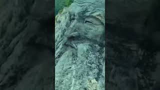 🗿This is the largest rock carving in China