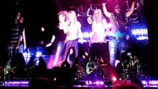 Shakira - Whenever Wherever (Part 2) - Budapest 2011May5