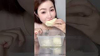 Ice ASMR frozen freezer eating#iceasmr #satisfying #icebites #asmreating