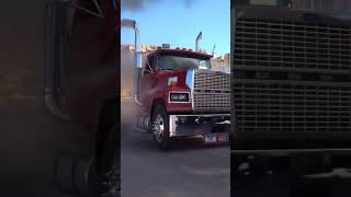 Ford LTL9000 with a little unfortunate oopsy moment #ford #fordtrucks #fordltl9000