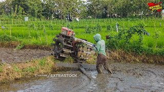 Traktor Sawah G3000 Zeva Meratakan Lahan Sempit