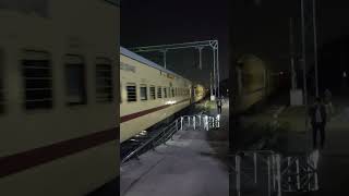 Lokmanya Tilak Express arrival on platform #shorts #indianrailways