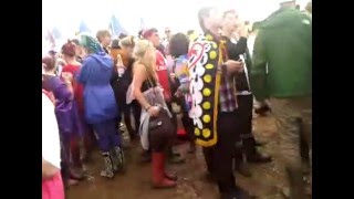 Bestival 2010: After The Wailers, walking through the crowd