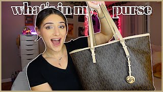 What's in my bag? Michael Kors Jet Set Tote (essentials & travel must-haves) | Amber Greaves