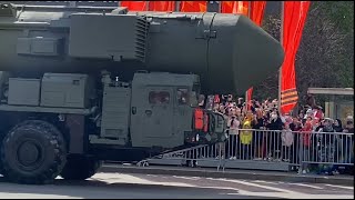 Парад Победы в Москве 9 мая 2022 (77 Годовщина). Прохождение военной техники по ул. Новый Арбат.