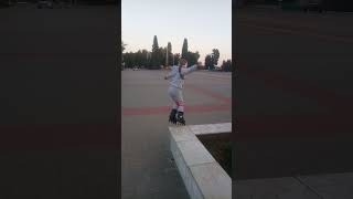 Трюки на роликах, Настя, 180 с парапета. #freeskate #rollerblading #inlineskate #трюки