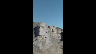 🌟🚙 Check out this stunning CGI animation of a sleek G63 cruising near the iconic Mount Rushmore! 🚙🌟