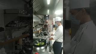 Training cooking in the wok