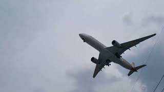 Singapore Airlines Airbus A350-900 Landing in Manila