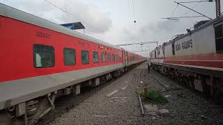 20953 Chennai Ahmedabad SF Exp crossing 19426 Nandurbar Mumbai Central at Sachin #indianrailways