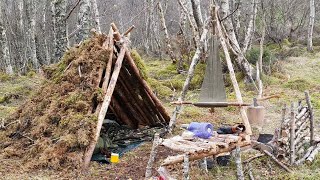 Bushcraft Shelter Overnighter