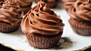 Air Fryer Chocolate Cupcakes with Chocolate Buttercream