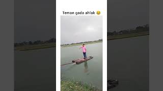 Terpaksa harus nyebur 😂 Sc: tiktok/Bang Boy