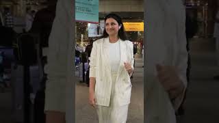 Gorgeous Pareeniti Chopra Returns Mumbai Spotted At Airport | Bollywood Stardust