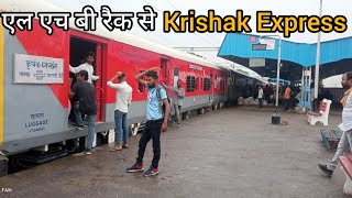 एल एच बी रैक से 15008 Krishak Express |Lucknow Jn Varanasi City |Departure Mau Jn