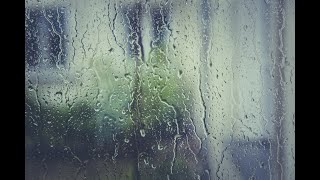 Noche con sonido relajante de lluvia y tormenta