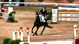 Richard Bilton com Cia Athletica Carbonel salta para a vitoria no Indoor 2011   Horse Show Brasil