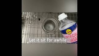 Baking Soda and Vinegar to Clean Smelly Sinks - Good or Not?