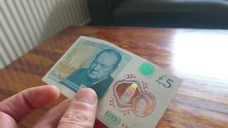 A new fantastic plastic 5 pounds in UK