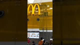 Kenn's vid of McDonald's, Sydney Airport 03-2019