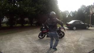 Motovlogger Twerks