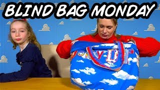 Blind Bag Monday - Episode 216