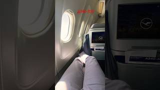 Lufthansa A340-300 Business Class relaxing