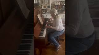 Margarita, 86, piano en Arenales