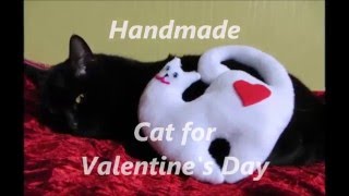 Handmade cat for Valentine's Day. Кошка-валентинка