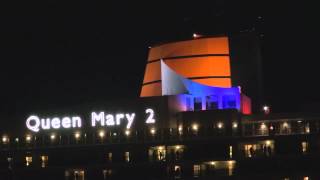 Queen Mary 2 leaving Sydney Harbour