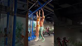 Partner pull ups with my man @OneBulkyBoy #gym #gymgirl