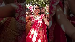 Have you seen happiest bride than this 😀 #indian #bride #indianwedding